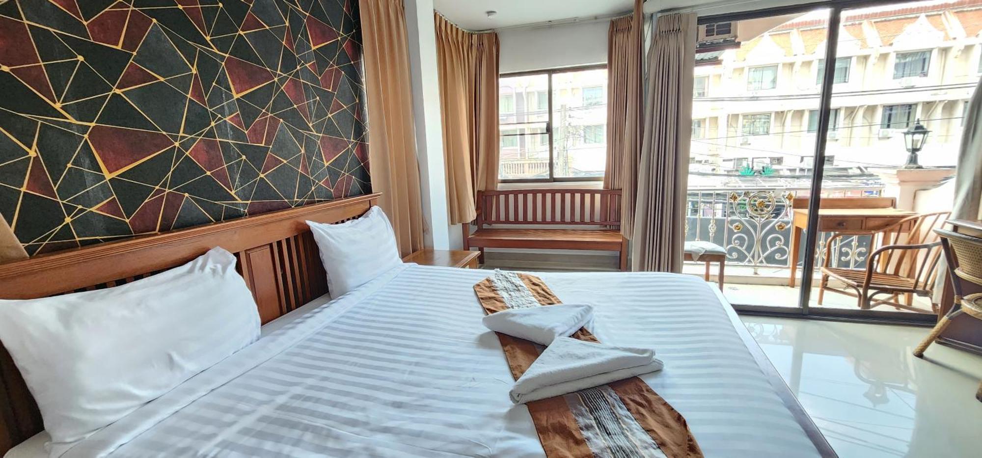 Royal Sweet Hotel Patong Esterno foto