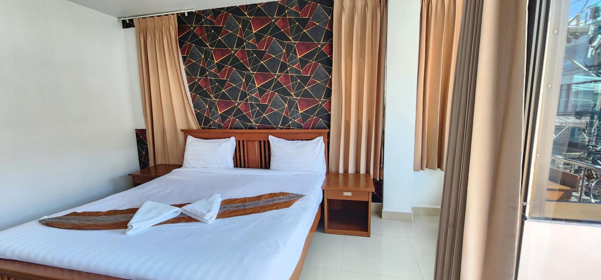 Royal Sweet Hotel Patong Esterno foto